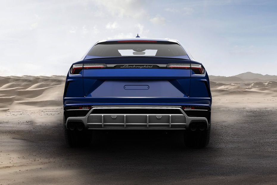 Full Rear View of Lamborghini Urus(2022-2023)