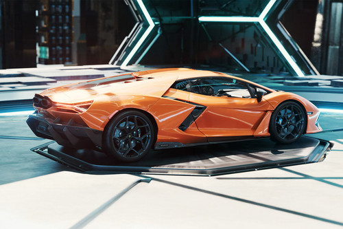 Revuelto Rear Medium Side View