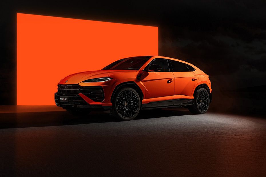 Urus Side view