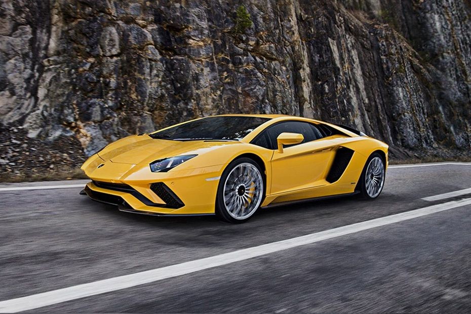 Aventador Front angle low view