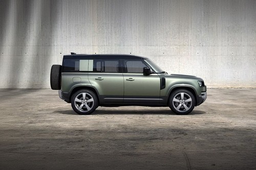 DEFENDER 110 Medium Angle Front View