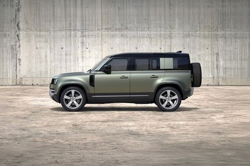 DEFENDER 110 Side view