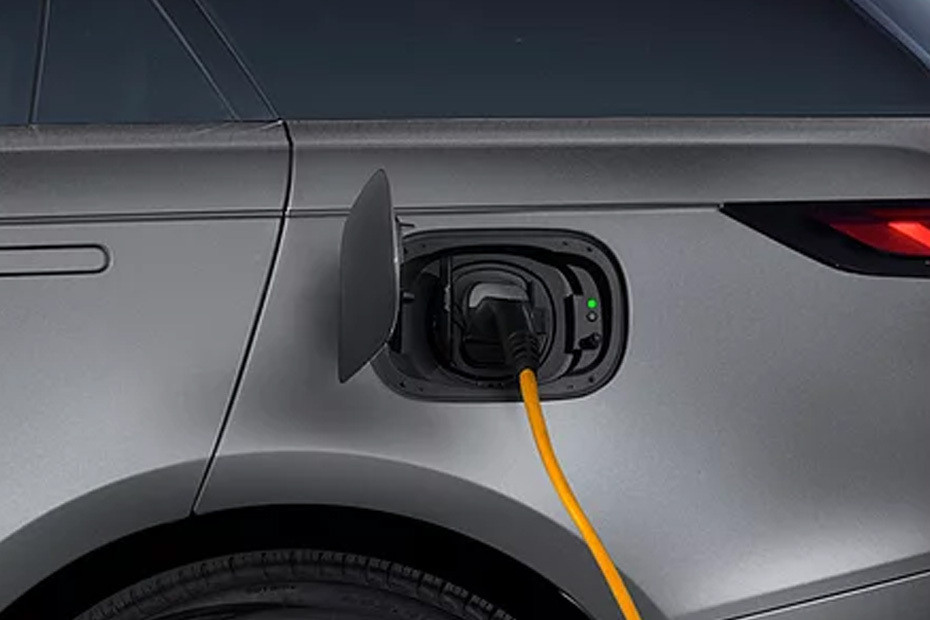 Gas Cap Open of Range Rover Sport