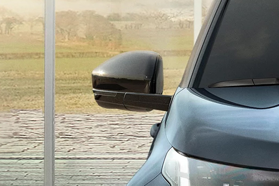 Land Rover Discovery Sport Drivers Side Mirror Front Angle