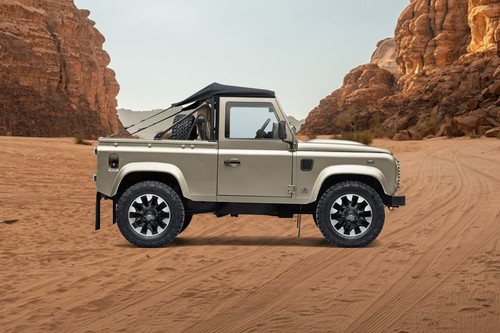 Classic Defender Medium Angle Front View