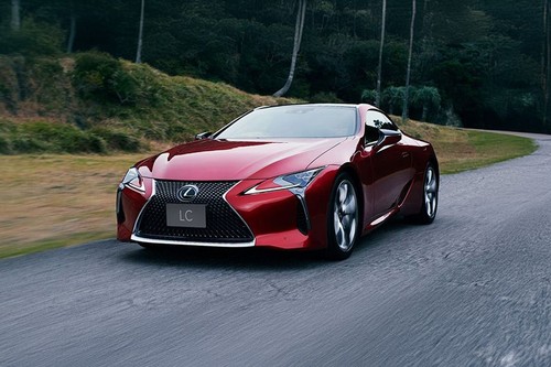 LC 500 Front angle low view