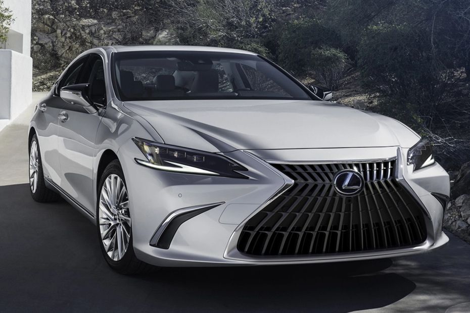 Lexus ES Hybrid Front Cross Side View