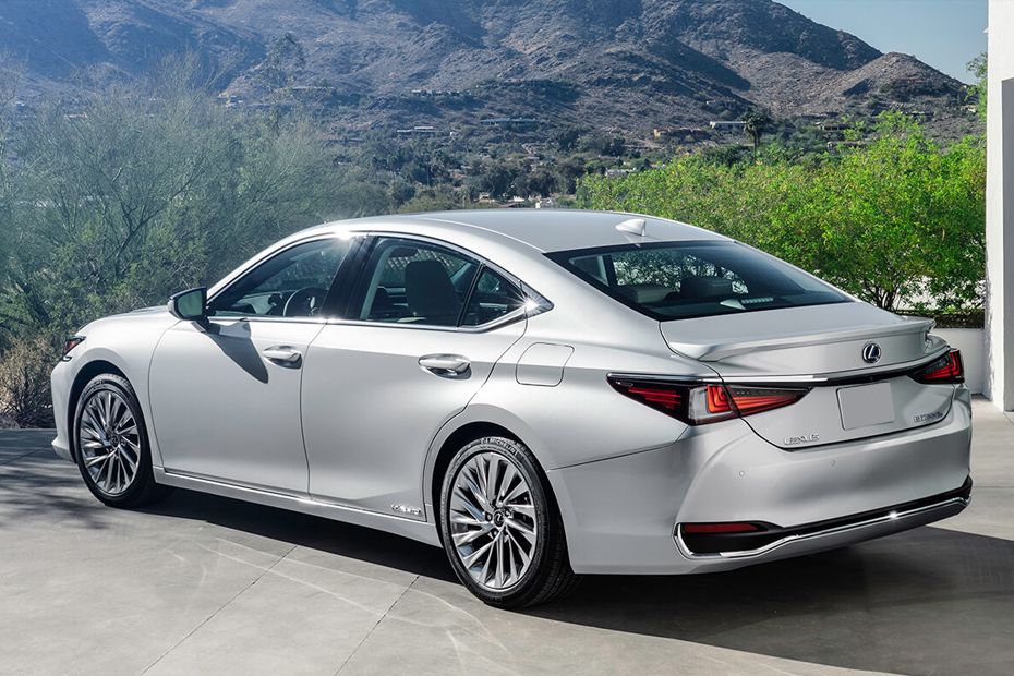 Rear Cross Side View of Lexus ES Hybrid
