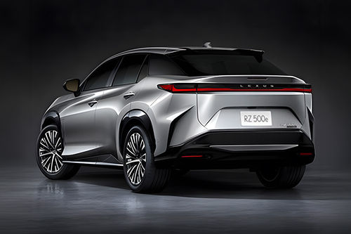 Rear Cross Side View of Lexus RZ 500e