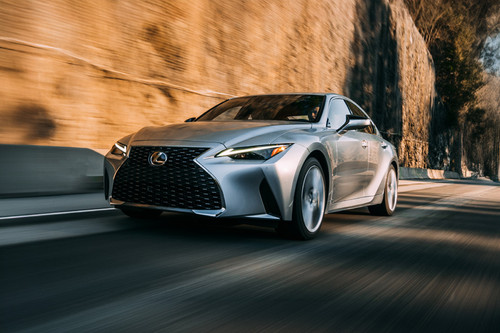 IS 250 2022-2025 Front angle low view