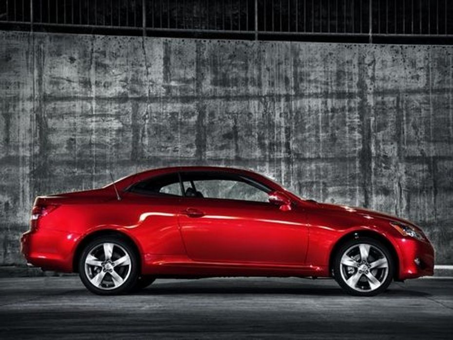 IS 300C Side view