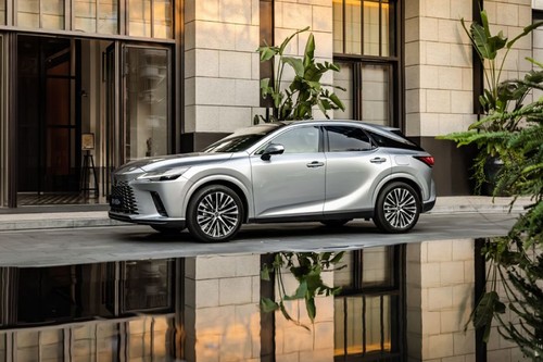 Rear Cross View of Lexus RX Hybrid