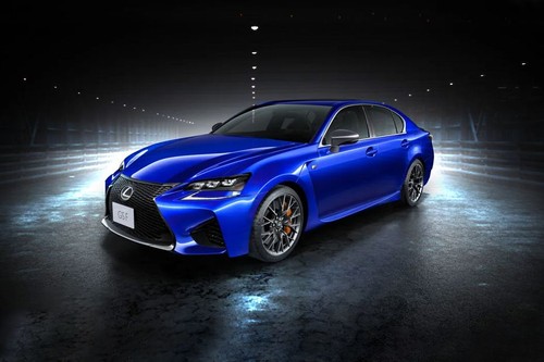 GS F Front angle low view