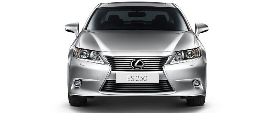 Full Front View of ES 2016