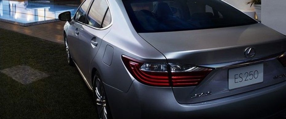 ES 2016 Tail light