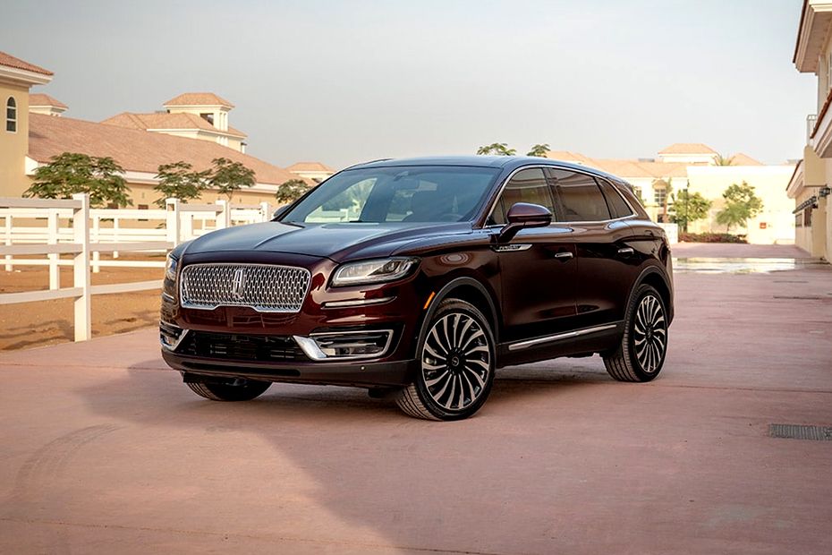 Nautilus (2020-2021) Front angle low view