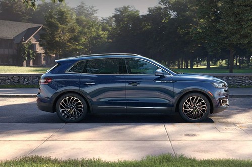 Nautilus (2020-2021) Medium Angle Front View