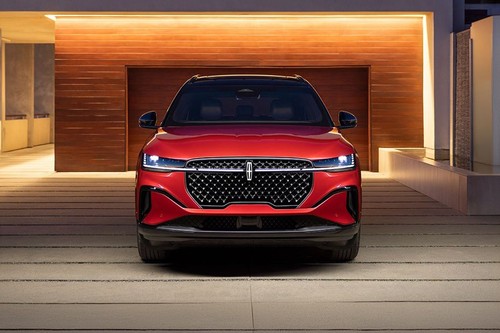 Full Front View of Nautilus