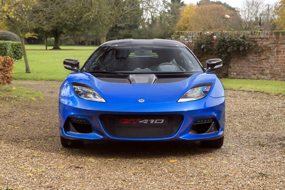 Full Front View of Evora