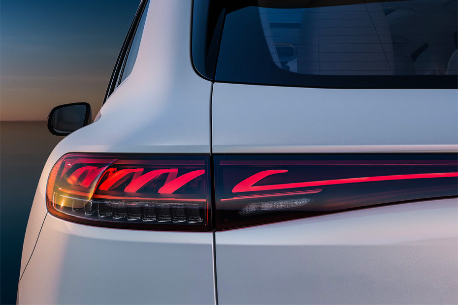 EQS SUV Tail light