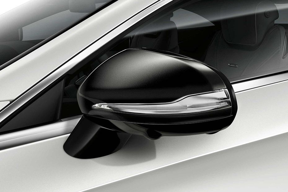 Mercedes-Benz S-Class Coupe Drivers Side Mirror Front Angle