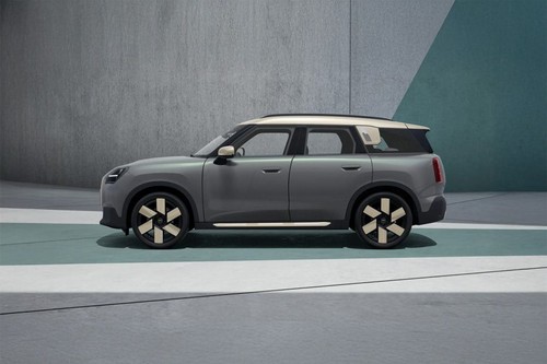 Countryman Electric Side view