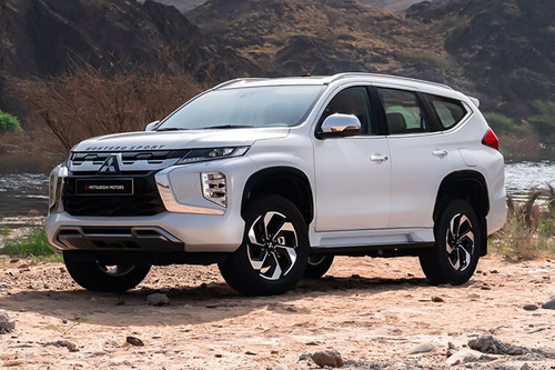 Montero Sport Front angle low view