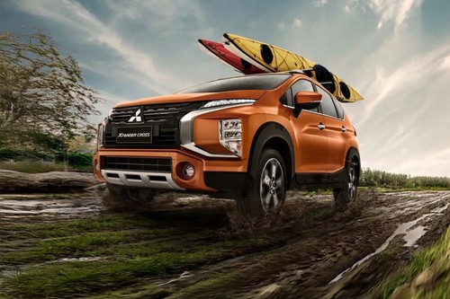 Mitsubishi Xpander Cross (2023-2024) Front Medium View