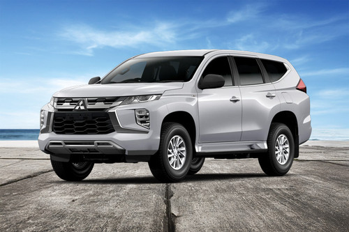 Pajero Sport Front angle low view