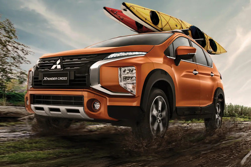 Xpander Cross Front deep low Angle View