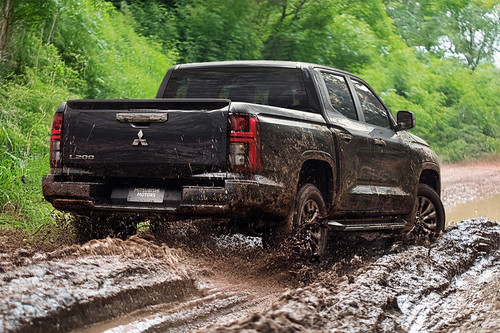 L200 Rear angle view