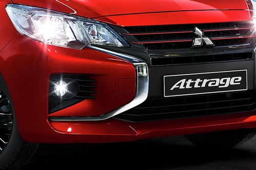 Attrage Headlight