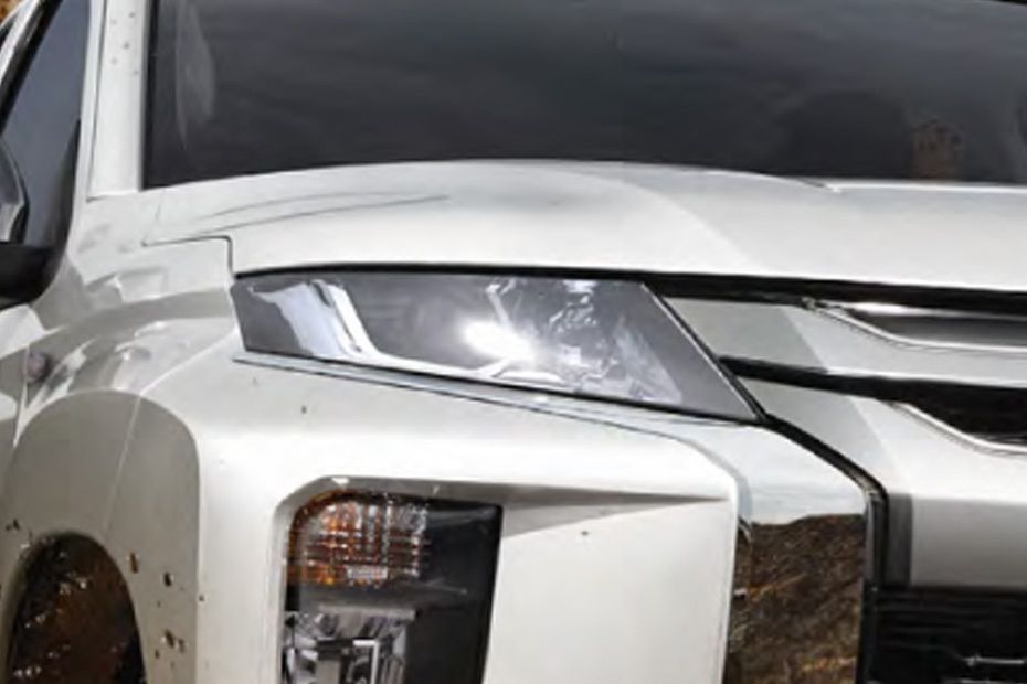 L200 (2022-2024) Headlight