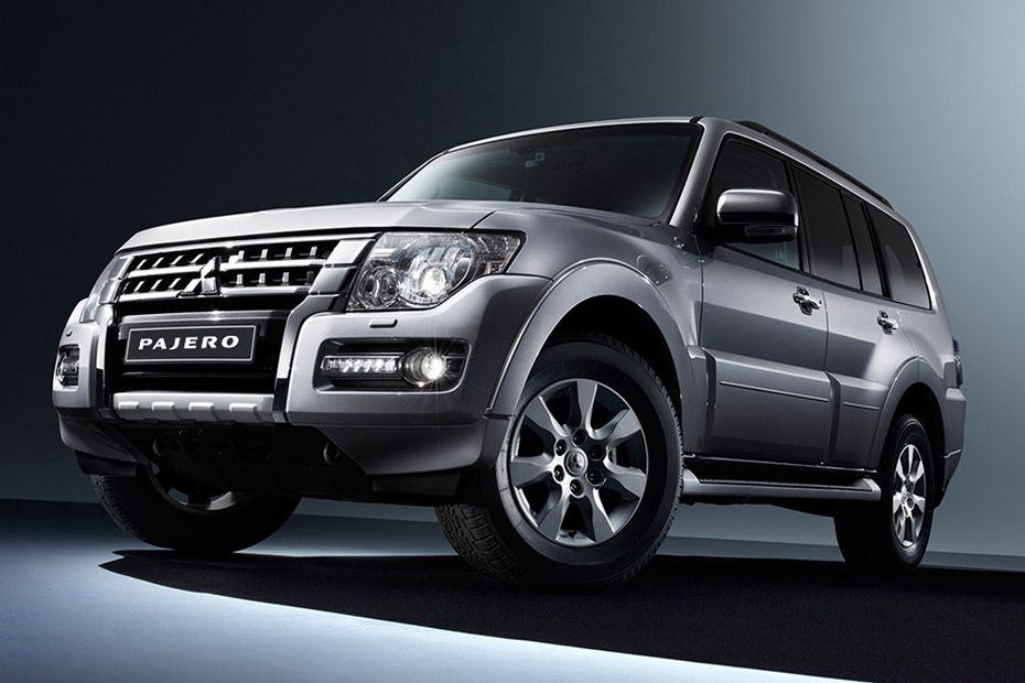 Pajero Front deep low Angle View