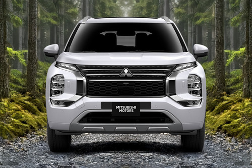 Full Front View of Outlander