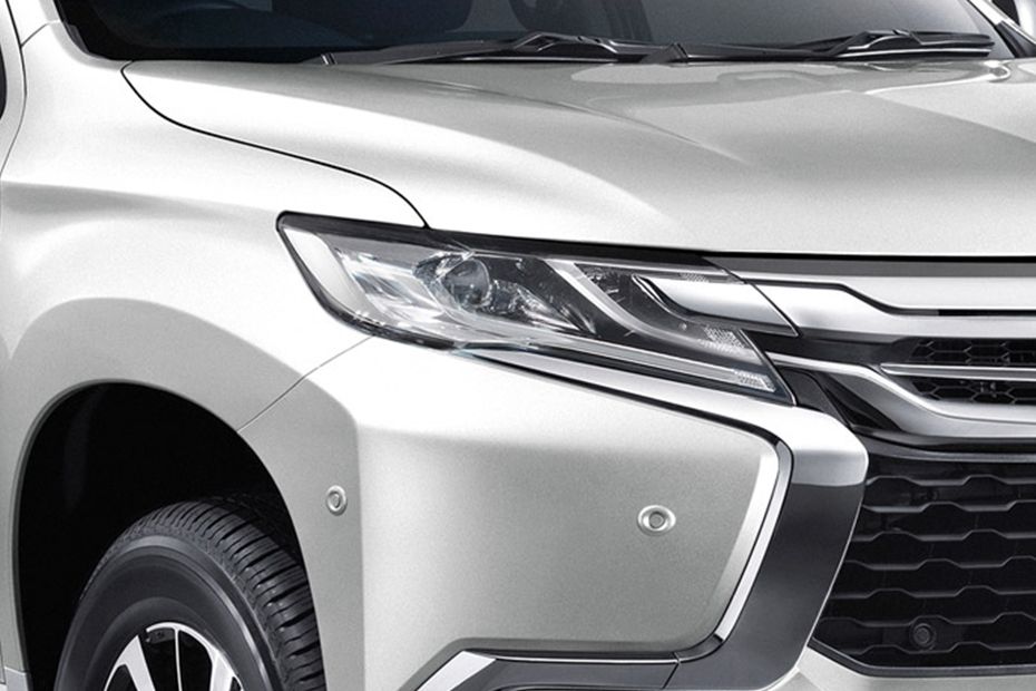 Montero Sport (2022-2023) Headlight