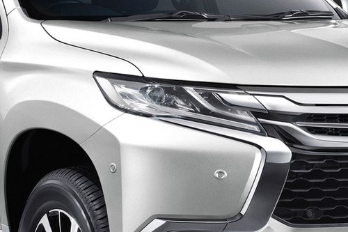 Montero Sport (2022-2023) Headlight