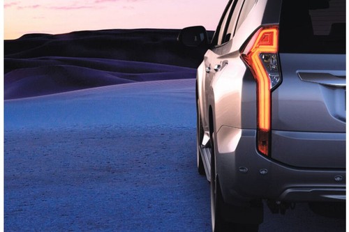 Montero Sport (2022-2023) Tail light