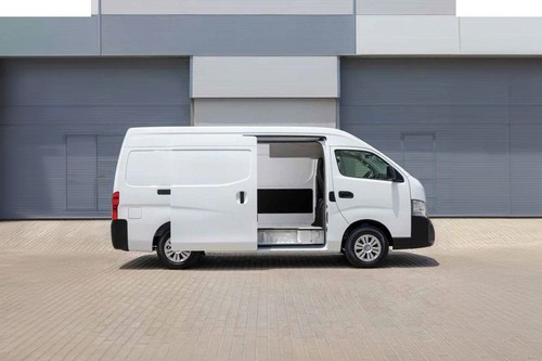Nissan Urvan Full Side View
