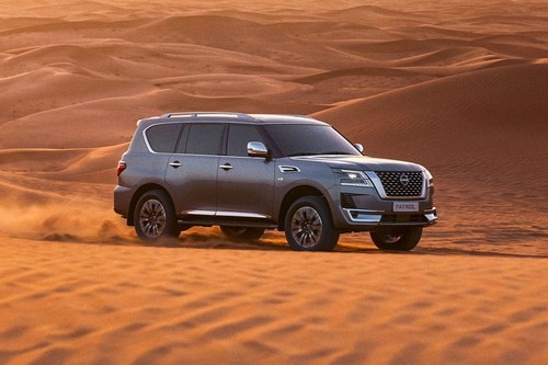 Nissan Patrol (2022-2024) Full Side View
