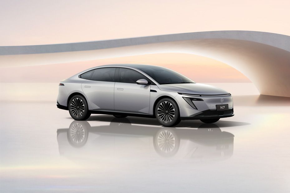 Nissan N7 Front Medium View