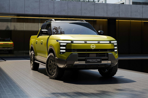 Nissan Frontier Pro Front Medium View