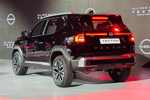 Rear Cross Side View of Nissan Tekton