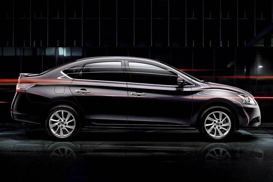 Nissan Sentra (2022-2023) Drivers Sideview