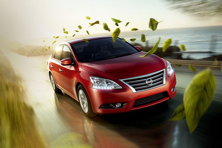 Sentra (2022-2023) Front angle low view