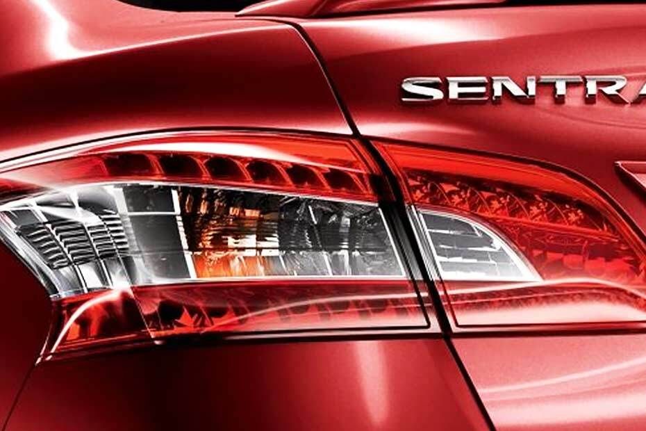 Sentra (2022-2023) Tail light
