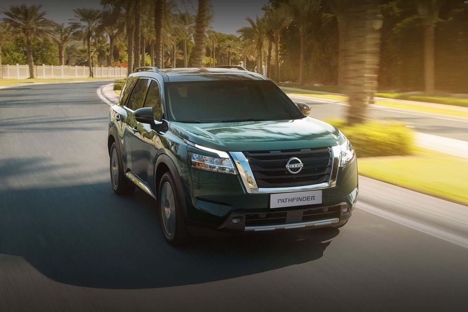 Nissan Pathfinder Front Medium View