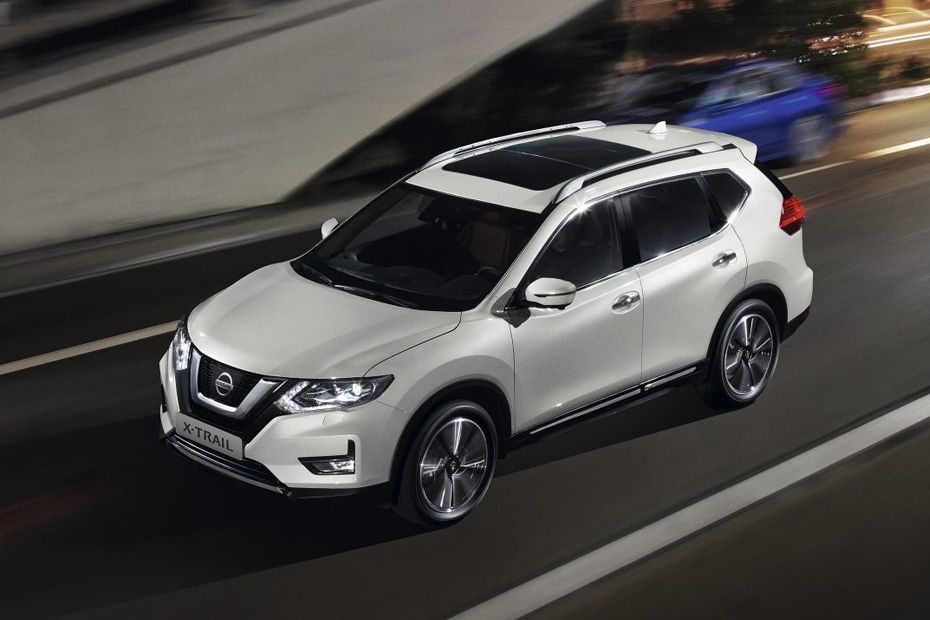 Nissan X-Trail (2022-2023) Front Side View
