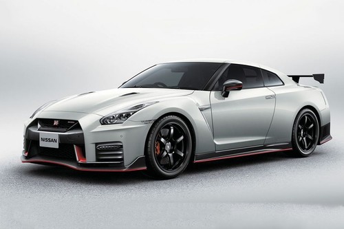 GT-R Nismo Front angle low view