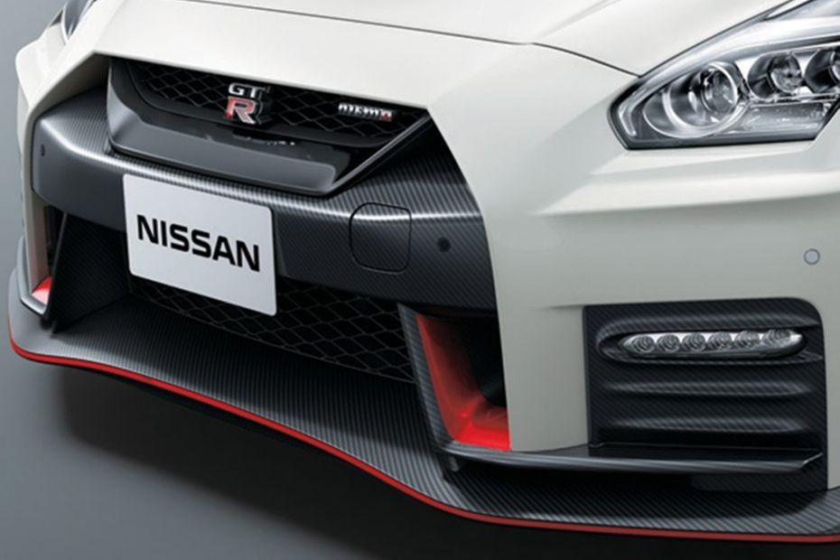 GT-R Nismo Grille View